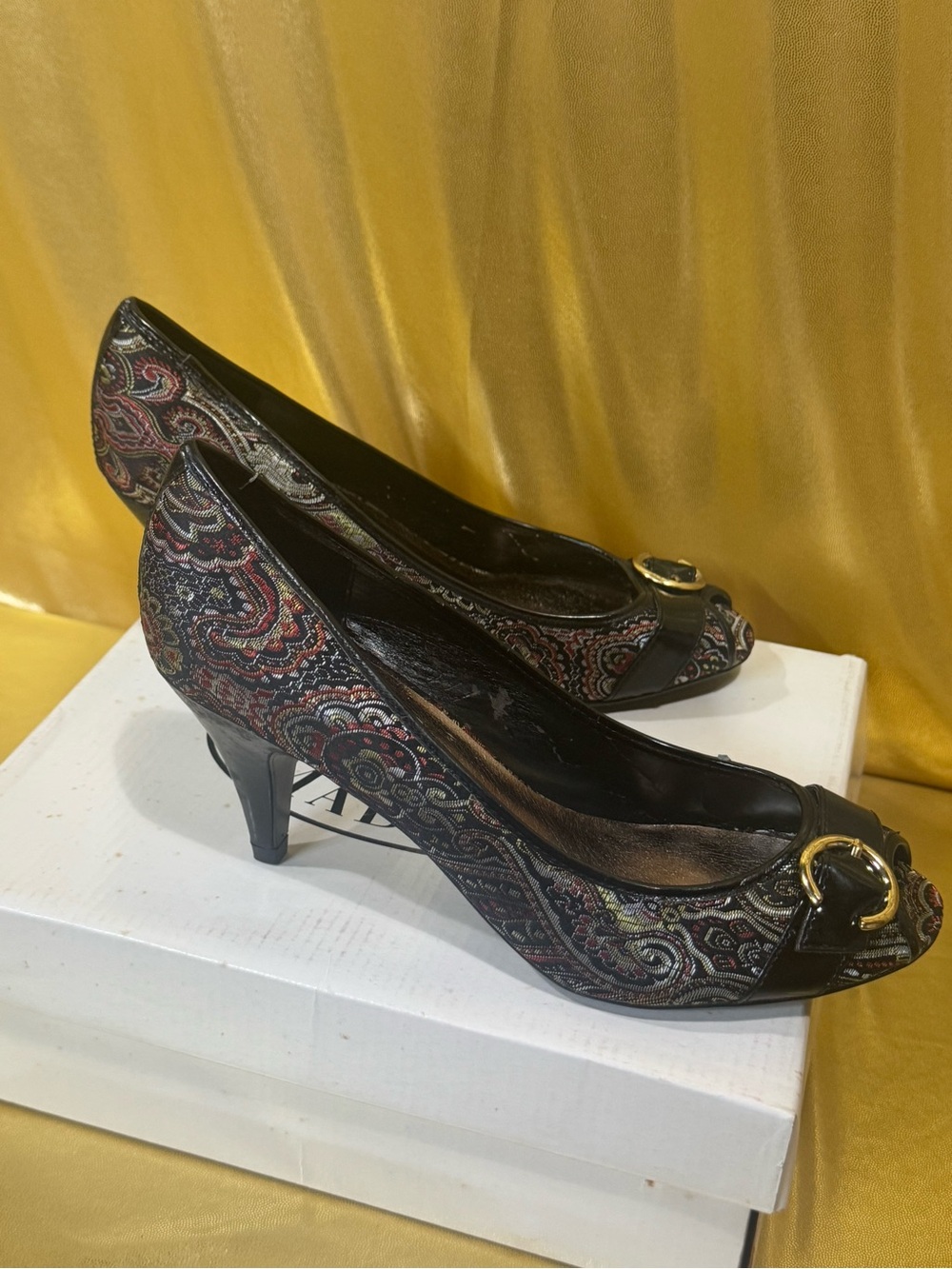 NIB Vintage Steve Madden Leilani Paisley Peep-Toe Pumps Size 7.5 - Picture 4 of 13